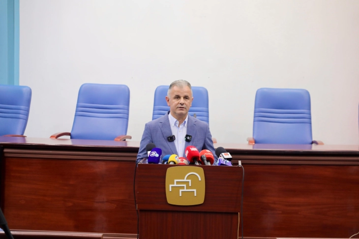 Ганиу: Општина Чаир нема неплатени обврски кон Градот, состојбата со отпадот е загрижувачка