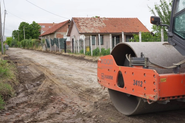 Почна реконструкција на улици во кумановското село Речица