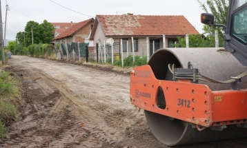 Почна реконструкција на улици во кумановското село Речица