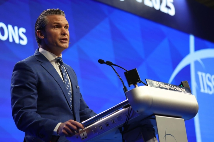 Американскиот министер за одбрана предупредува на растечката кинеска закана