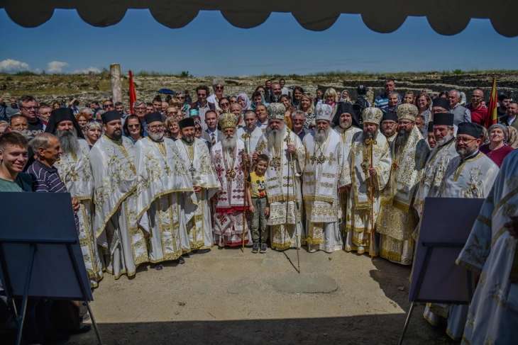 Архиепископот Охридски и Македонски г.г. Стефан чиноначалствуваше со литургијата во Стоби по повод 1700 од Првиот вселенски собор