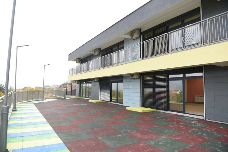 Отстранети се недостатоците на новата градинка во Кочани, Општината бара согласност од Министерството за финансии за новите вработувања