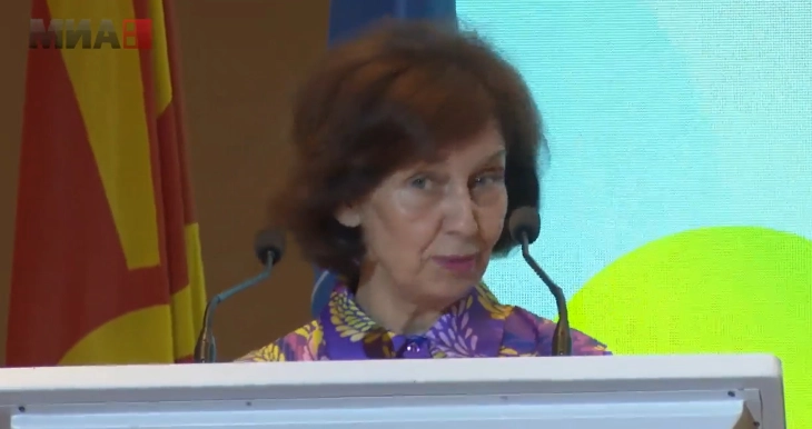 Статистичка конференција „25 години родови податоци“ (во живо)