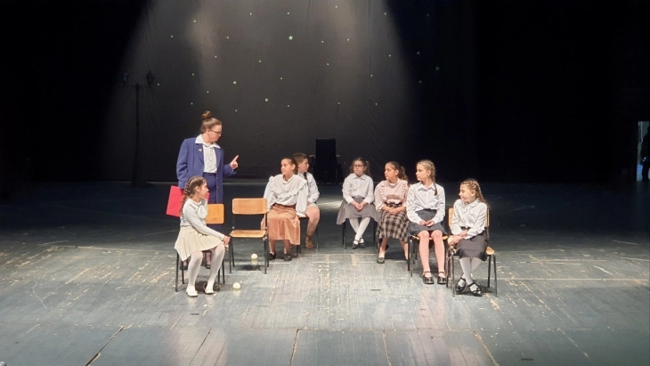 Летечката театарска трупа Тетово со три изведби во два дена ја раскажуваше приказната за „Малиот Принц“