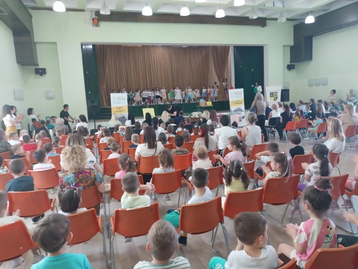 Во Струмица Светскиот ден на животната средина одбележан со изложба на креативни изработки направени од деца од рециклирани материјали