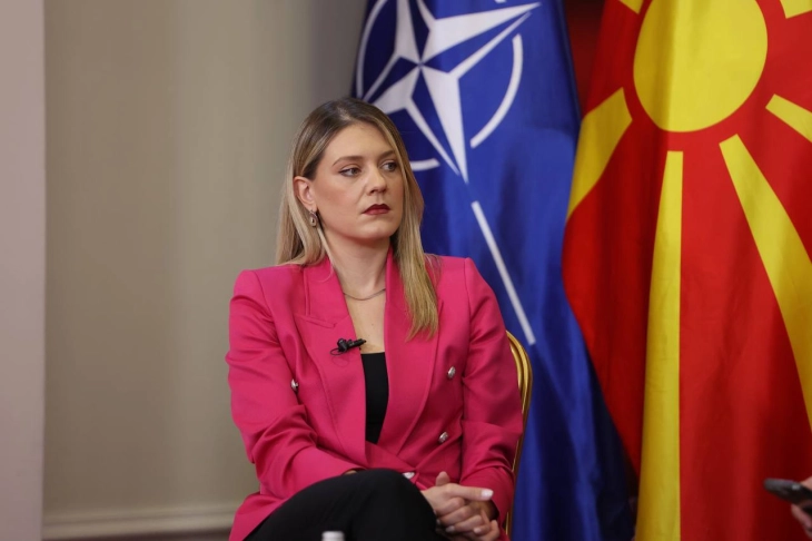 Miteva: Kabineti i kryeministrit Mickoski është në komunikim të vazhdueshëm me familjet e të pësuarve nga zjarri në Koçan