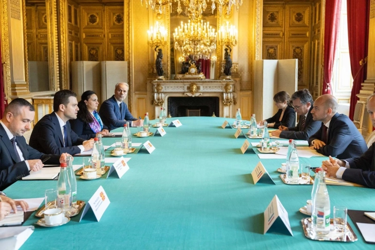 FM Mucunski meets French counterpart Barrot in Paris