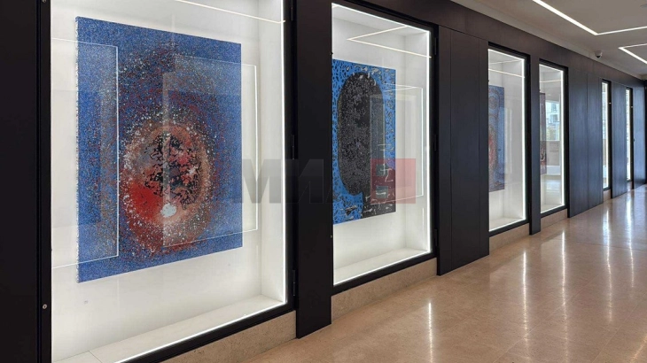 Во Брисел отворена изложбата „Невидливи светови“ на Киро Урдин 