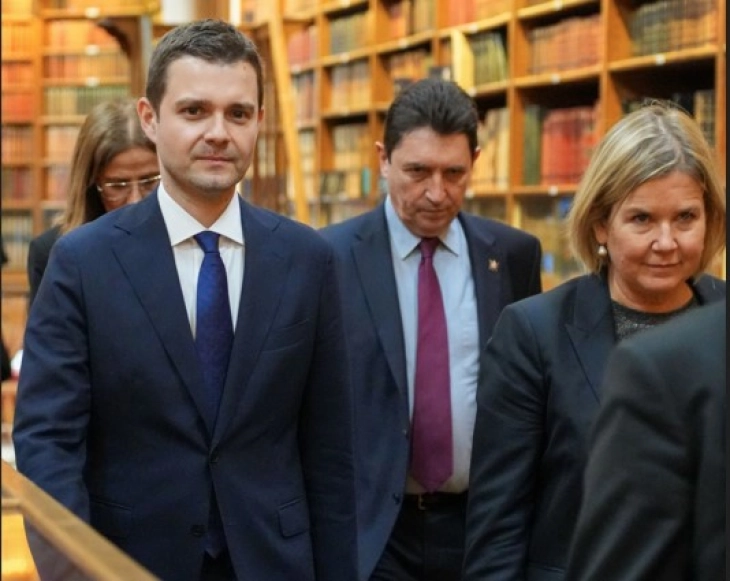 Avancimi i bashkëpunimit bilateral dhe mbështetja për eurointegrimet, në fokus të vizitës së ministrit Mucunski në Paris