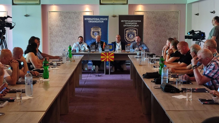 Tryezë e rrumbullakët 