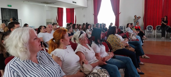 Млади од Куманово се едуцираат за ненасилна комуникација