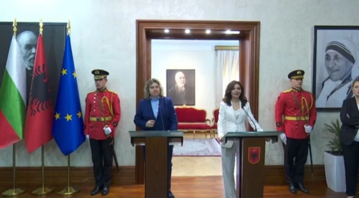 Спиропали - Киселова: Албанската заедница во Бугарија и бугарската во Албанија ја имаат целосната поддршка