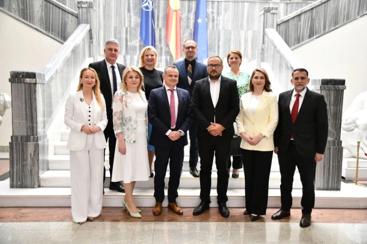 Средба на членови на КЕП со францускиот амбасадор: Размена на мислења за забрзување на евроинтеграцијата на Северна Македонија