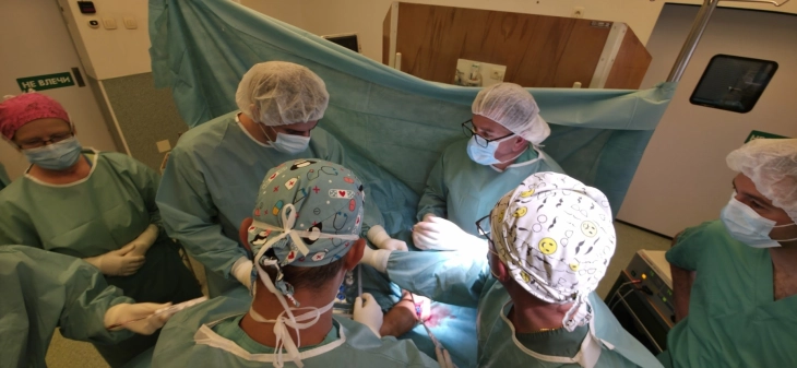 Во прилепската болница прва сложена операција на рака, втора во државава