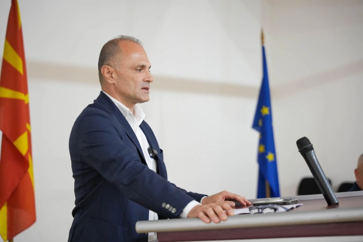 Филипче: Власта не испорача правда, не испорачува здравство, а ги навредува родителите кои бараат достоинство