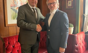 Takim mes ministrit Limani dhe deputetit në Këshillin kombëtar të Austrisë, Robert Laimer