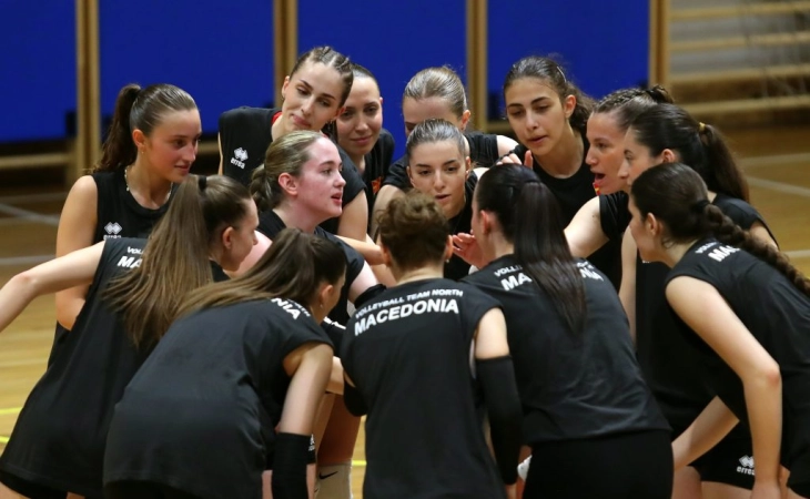 Македонските кадетки поразени од Бугарија на стартот на одбојкарската Балканијада