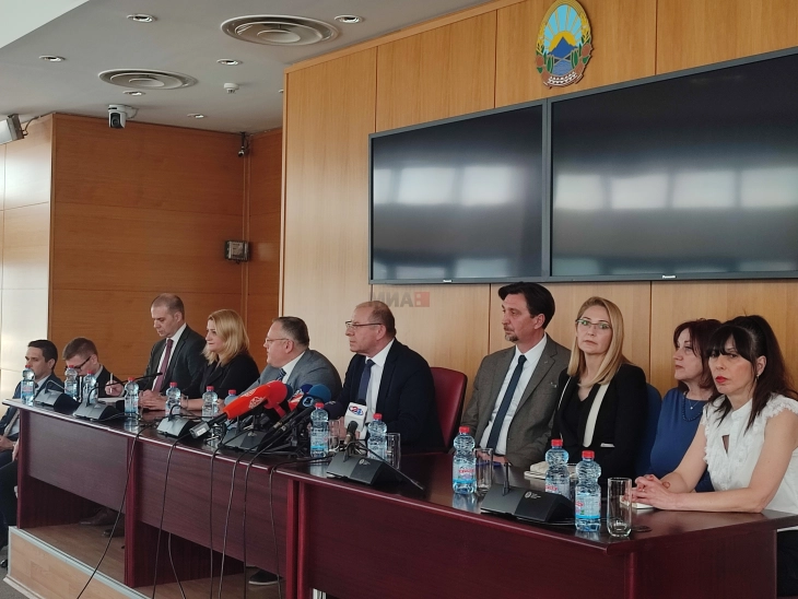 Постапката за пожарот во дискотеката „Пулс“ запрена за 11 лица, меѓу кои двајца поранешни министри 