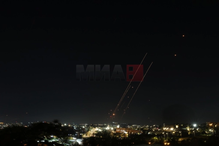 Одмазнички напади на Иран врз Израел, во Тел Авив повредени неколку лица