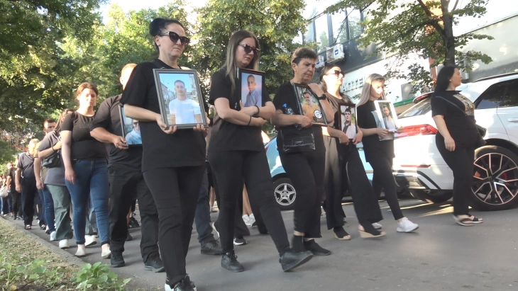 „Марш на ангелите“ во Кочани: Нашата болка е тешка, но бараме одговорност и вистина за никогаш повеќе да не се повтори ваква трагедија