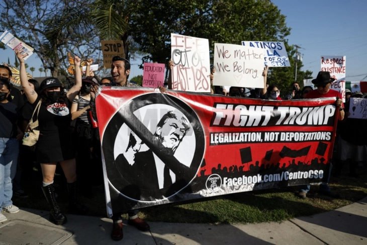 Edhe krahas protestave, Trampi kërkon deportimin masiv në histori