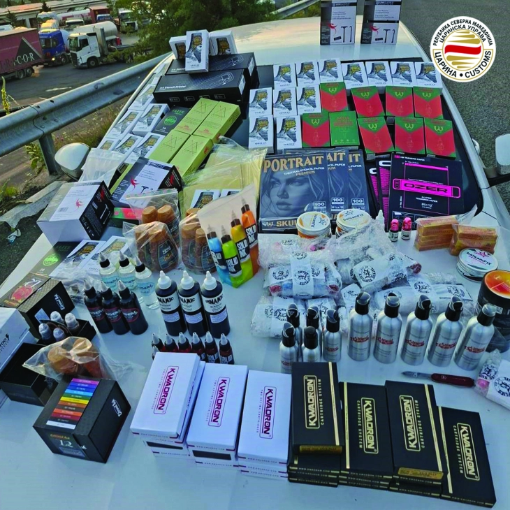 Царинска управа: На Богородица и Меѓународен аеродром Скопје спречени обиди за шверц на цигари и тутун, над пет илјади алатки за тетовирање