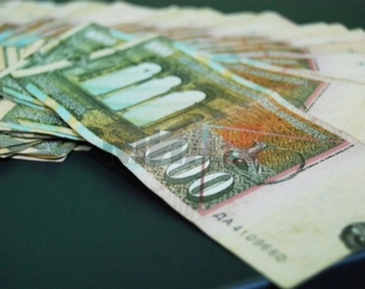 Малолетник од Росоман физички нападнал таксист и при закана со метален предмет му одзел пари 