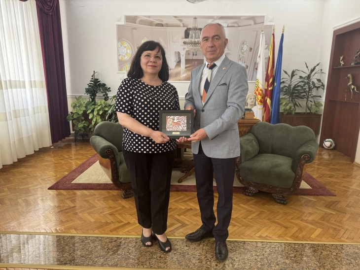 Амбасадорката на Литванија Вилма Дамбраускиене во посета на Општина Битола