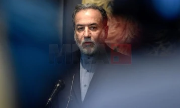 Aragçi: Irani mbetet i përkushtuar në diplomaci, por do të vazhdojë të veprojë në vetëmbrojtje