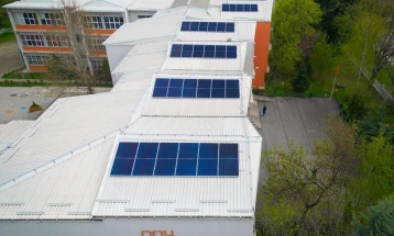 Gov't: Around 50 schools to receive photovoltaic systems