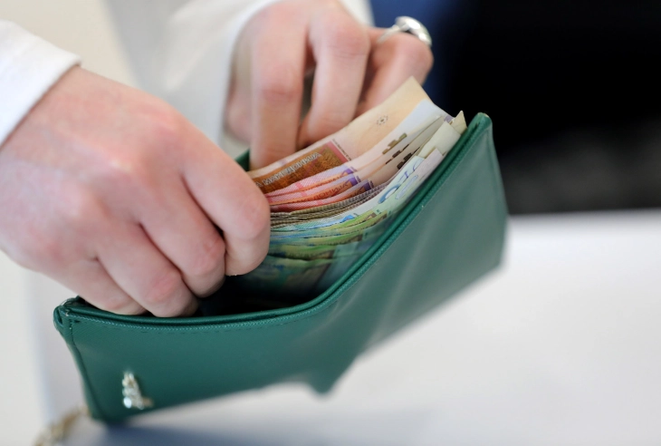 Paga mesatare neto në prill 45.452 denarë