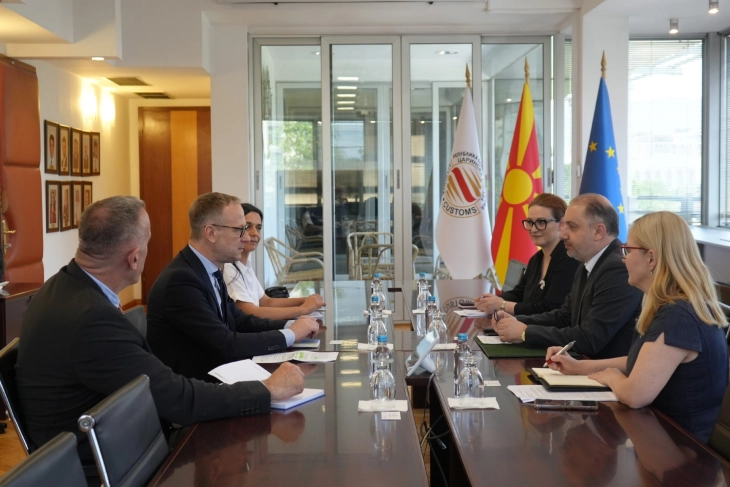 Customs Administration head Nikolovski meets OSCE Ambassador Wahl