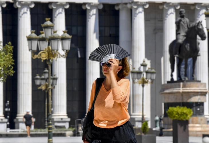 Weather: Sunny and hot; high 39°C