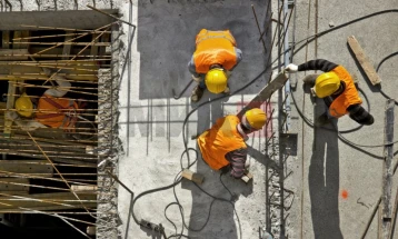 Ministria e Ekonomisë dhe Punës: Të zbatohen masat për mbrojtjen e punëtorëve në kushtet e valëve të të nxehtit