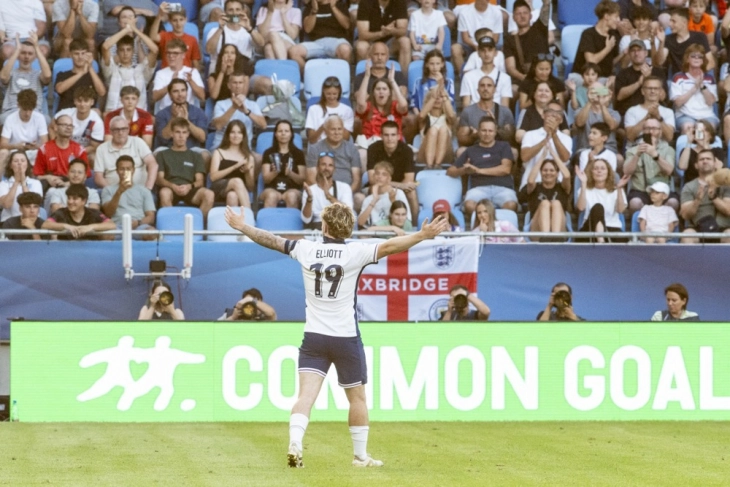 Фудбалерите на Англија и Германија во финалето на ЕП до 21 година