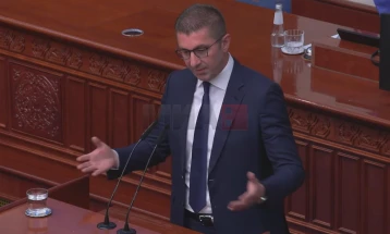 Mickoski: Do të bëjmë gjithçka që është në fuqinë tonë për të filluar negociatat me BE-në, por nuk do ta bëjmë si maqedonas 