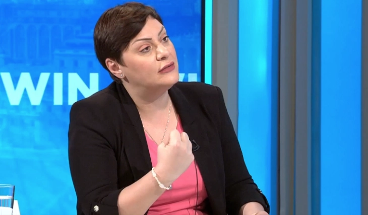 Министерската за финансии тврди дека Министерството немало комуникација со ниту една банка за пругата од Коридорот 10