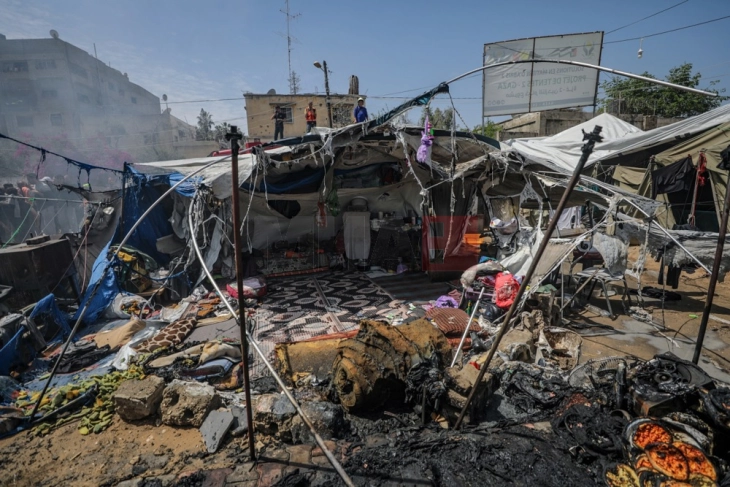 Најмалку 18 Палестинци убиени во израелски напад врз пазар во Газа