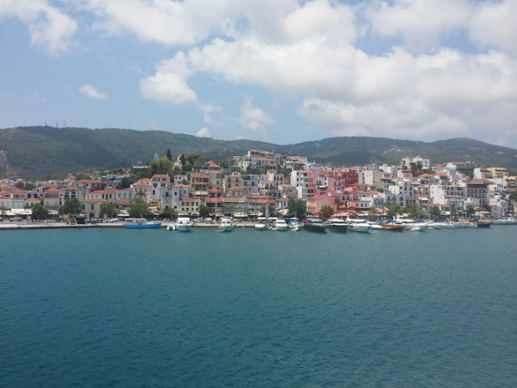 Солун и островите Скијатос, Скопелос и Алонисос се поврзаа со бродска линија