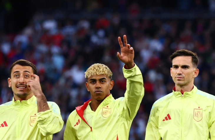 Легендарната „10-ка“ во Барселона ќе ја носи Јамал