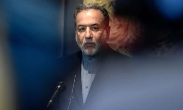 Arakçi: Trampi duhet të ndalojë me mosrepektim drejt Hamneit nëse sinqerisht dëshiron marrëveshje bërthamore me Iranin