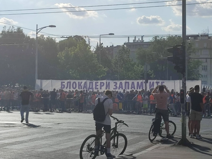 Во Белград заврши литературното попладне одржано од студентите кои се противат на блокадите