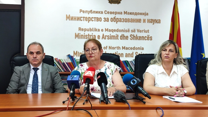 Education minister: Science is our focus