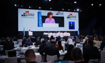 Сиљановска-Давкова од Севиља: Потребно е фер финансирање за да се справиме со глобалните предизвици