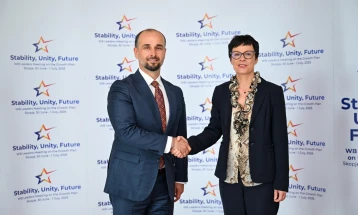 Муртезани - Кос: Владата останува цврсто определена за евроинтеграција и динамична реализација на реформската агенда