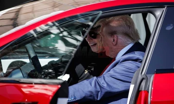 Trampi iu përgjigj ashpër Maskut: Pa subvencione do të ktheheshe në Afrikën e Jugut