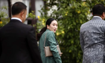 Уставниот суд на Тајланд ја суспендира од должноста премиерката Шинаватра