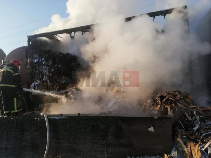 Три автобуси и едно комбе опожарени во кочанската населба Оризари