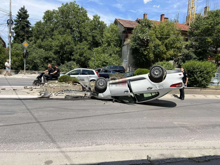 Aksident në Kumanovë, lëndohen dy persona