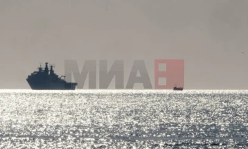 Të paktën katër të vdekur pasi një anije për nxjerrjen e naftës  u përmbyt në Gjirin e Suezit